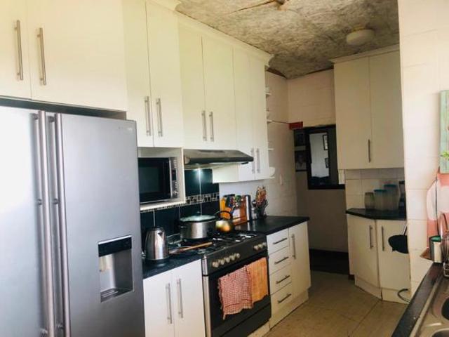 3 Bedroom House in Bothasrus