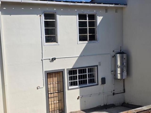 3 Bedroom House in Bombay Heights