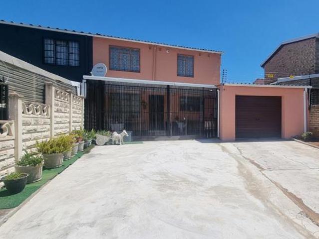 3 Bedroom House in Bombay Heights
