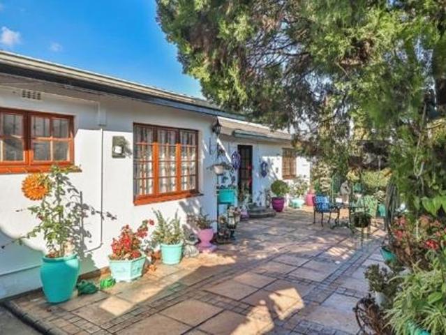 3 Bedroom House in Bombay Heights