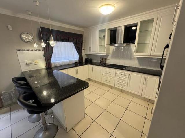 3 Bedroom House in Bonza Bay