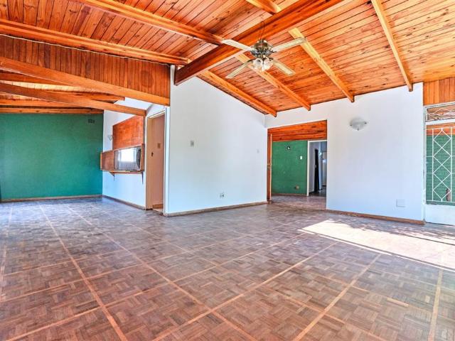 3 Bedroom House in Bordeaux