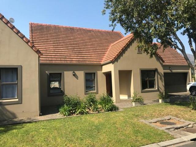 3 Bedroom House in Boschenmeer Golf & Country Estate