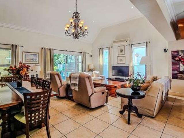 3 Bedroom House in Boschenmeer Golf & Country Estate