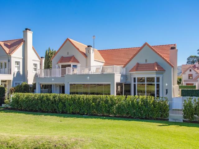 3 Bedroom House in Boschenmeer Golf & Country Estate
