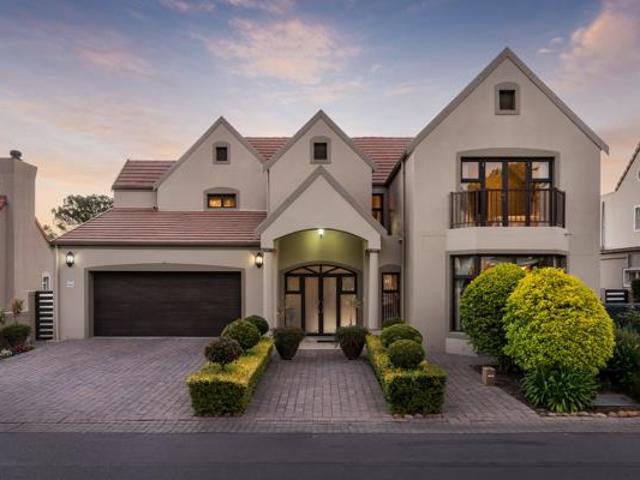 3 Bedroom House in Boschenmeer Golf & Country Estate