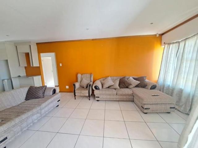 3 Bedroom House in Baysvalley