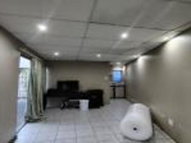 3 Bedroom House in Baysvalley