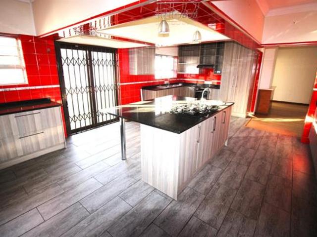 3 Bedroom House in Bayswater
