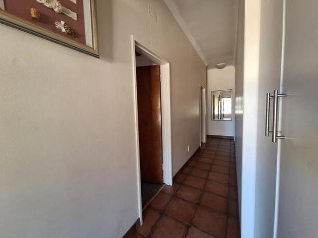 3 Bedroom House in Bayswater