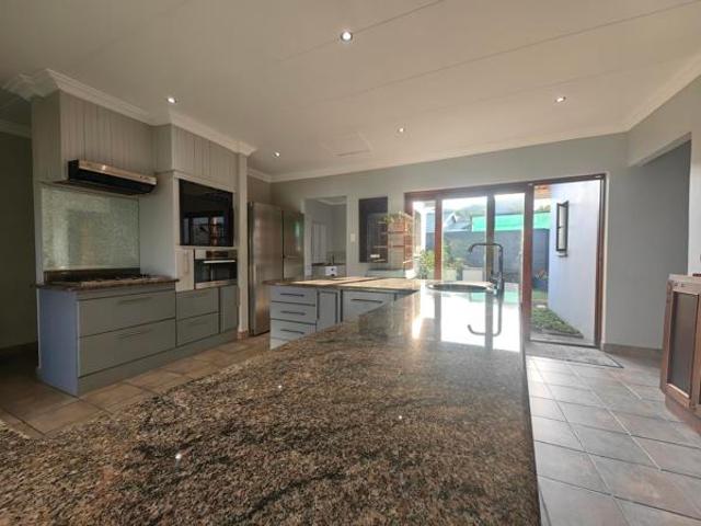 3 Bedroom House in Bazley Beach
