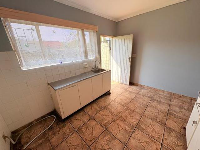3 Bedroom House in Barry Hertzog Park