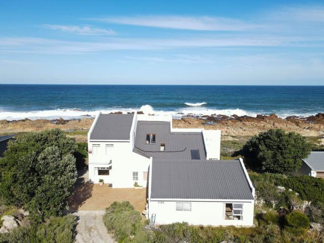 3 Bedroom House in Bettys Bay