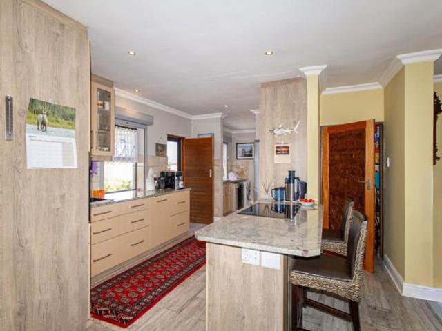 3 Bedroom House in Bettys Bay