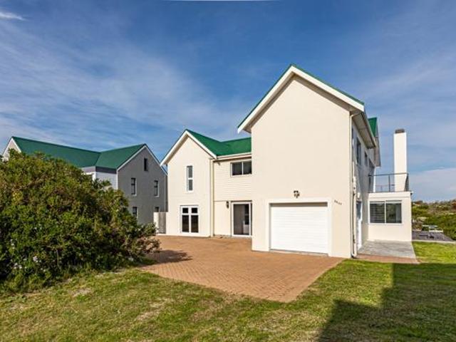 3 Bedroom House in Bettys Bay