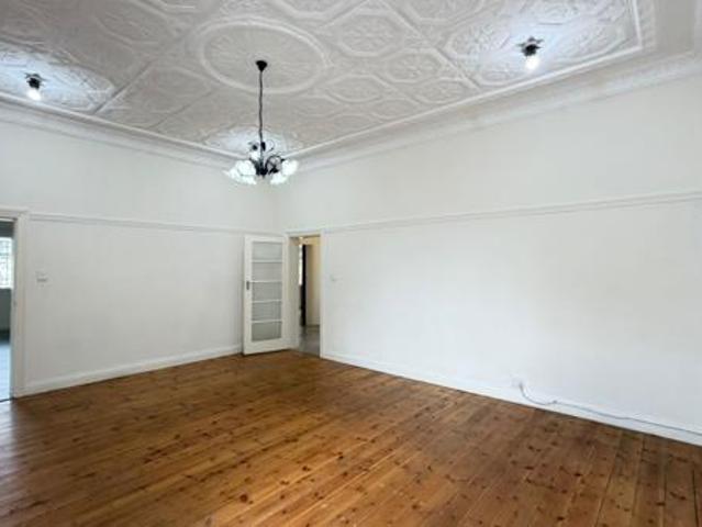 3 Bedroom House in Beaconsfield