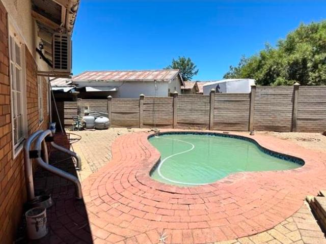 3 Bedroom House in Beaconsfield
