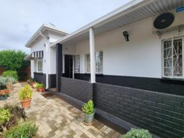 3 Bedroom House in Beaconsfield