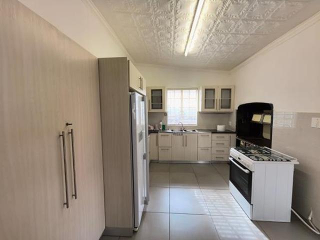 3 Bedroom House in Beaconsfield