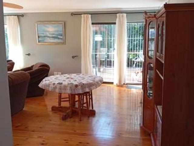 3 Bedroom House in Beachview