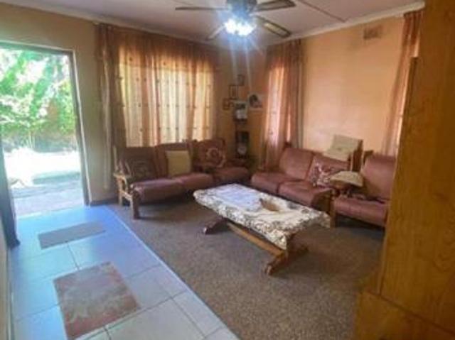 3 Bedroom House in Belfort Estate