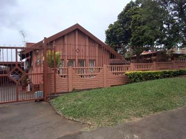3 Bedroom House in Belfort Estate