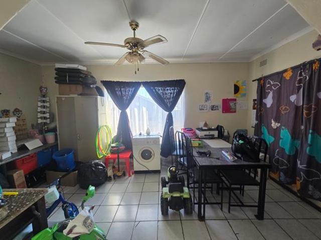 3 Bedroom House in Bellevue