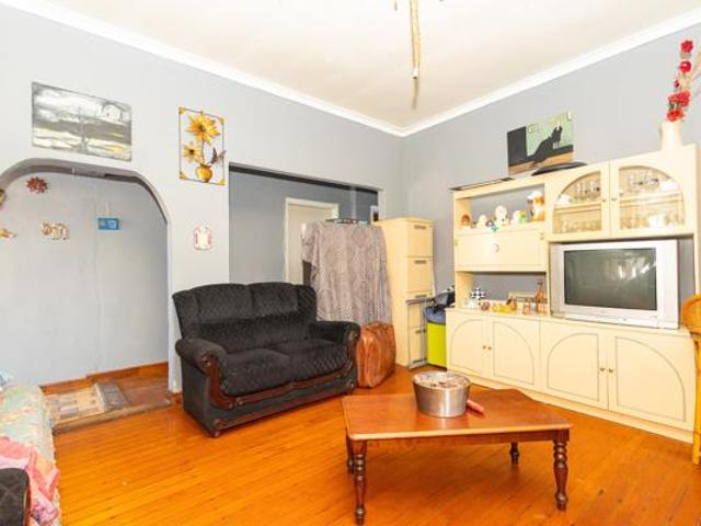 3 Bedroom House in Belmont Park