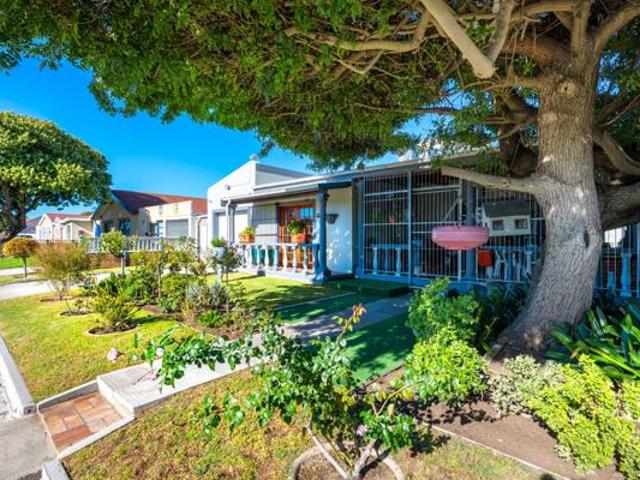 3 Bedroom House in Belmont Park
