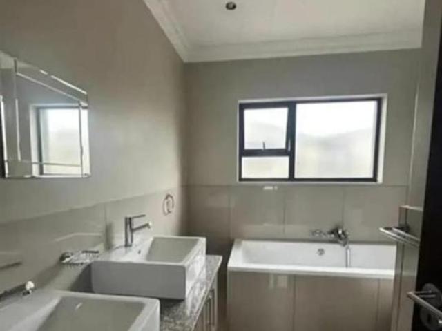 3 Bedroom House in Ben Fleur