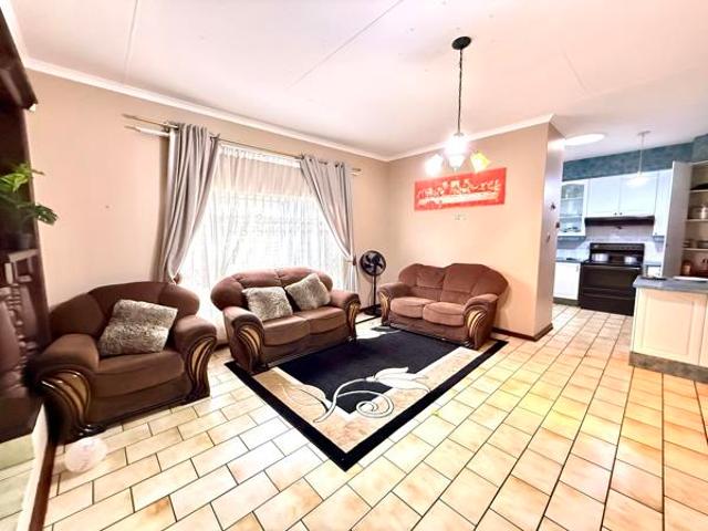 3 Bedroom House in Ben Fleur
