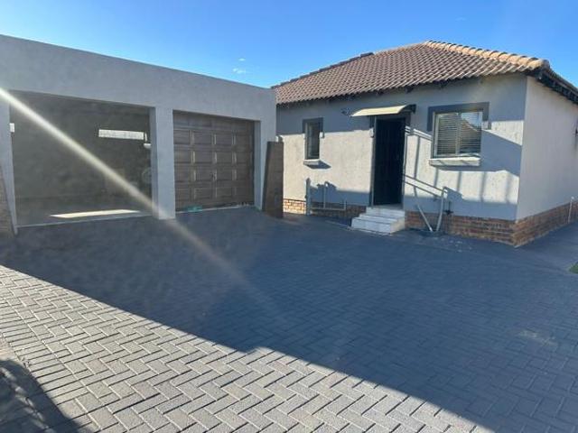 3 Bedroom House in Ben Fleur