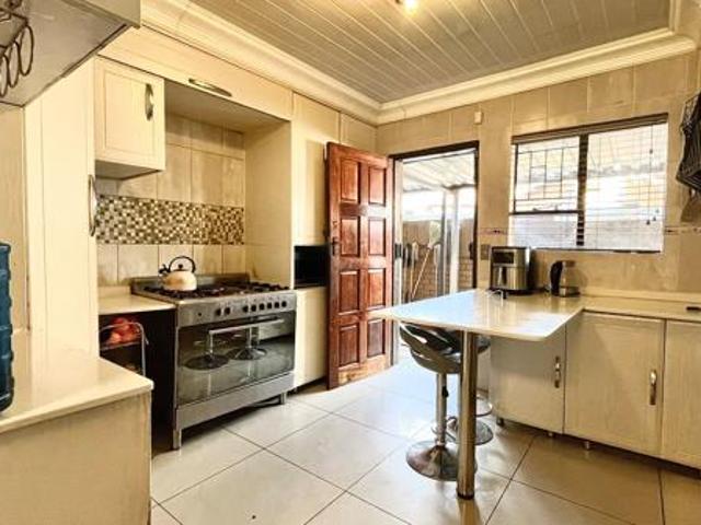 3 Bedroom House in Bendor Park