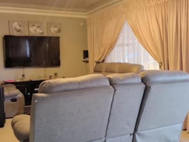 3 Bedroom House in Bendor