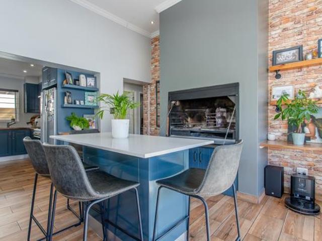 3 Bedroom House in Berg En Dal
