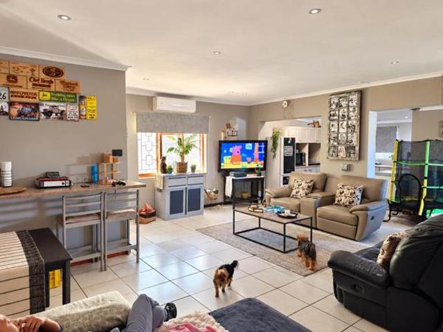 3 Bedroom House in Berg En Dal