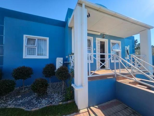 3 Bedroom House in Bergzicht