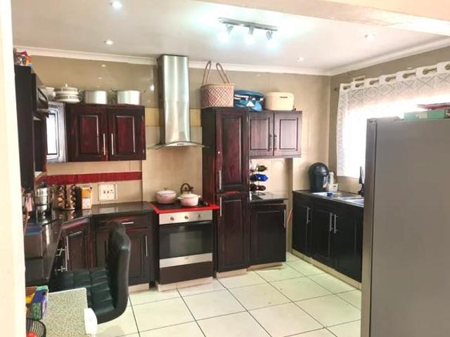 3 Bedroom House in Berkshire Downs