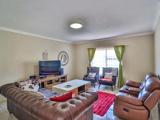 3 Bedroom House in Birdwood Estate