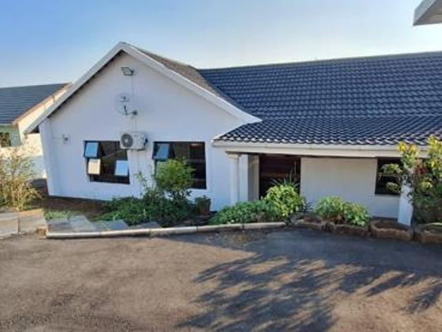 3 Bedroom House in Bisley