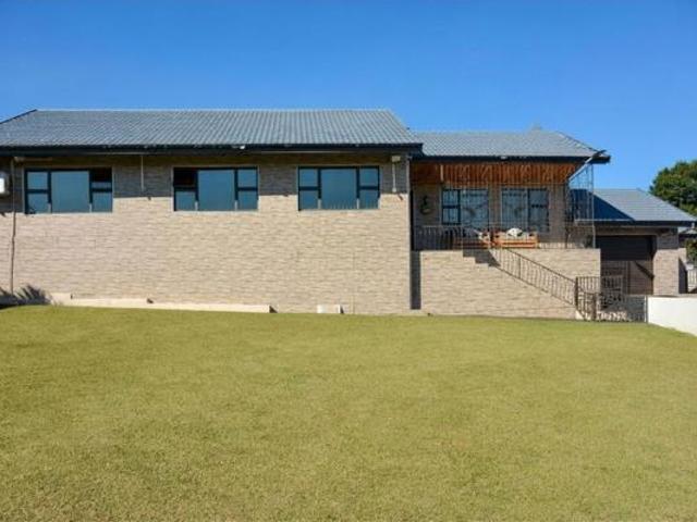 3 Bedroom House in Bisley