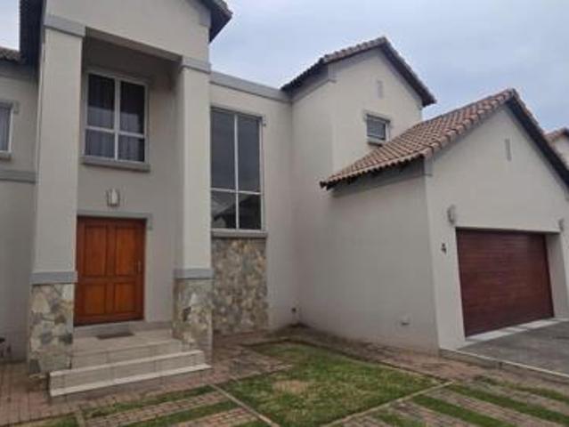 3 Bedroom House in Blue Valley Golf Estate