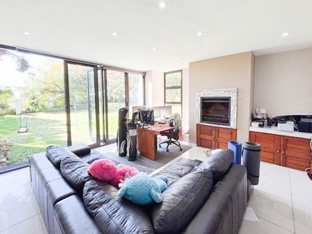 3 Bedroom House in Blue Valley Golf Estate