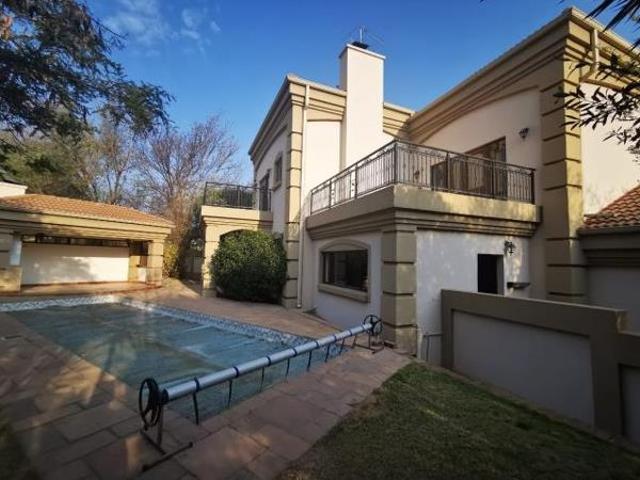 3 Bedroom House in Blue Valley Golf Estate