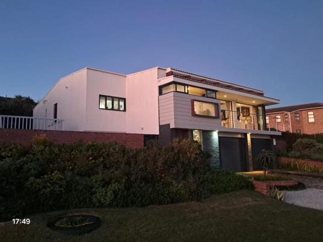3 Bedroom House in Blue Horizon Bay