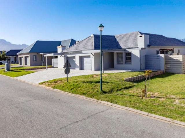 3 Bedroom House in Blue Mountain Village