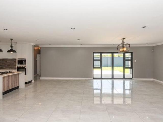 3 Bedroom House in Bluewater Bay