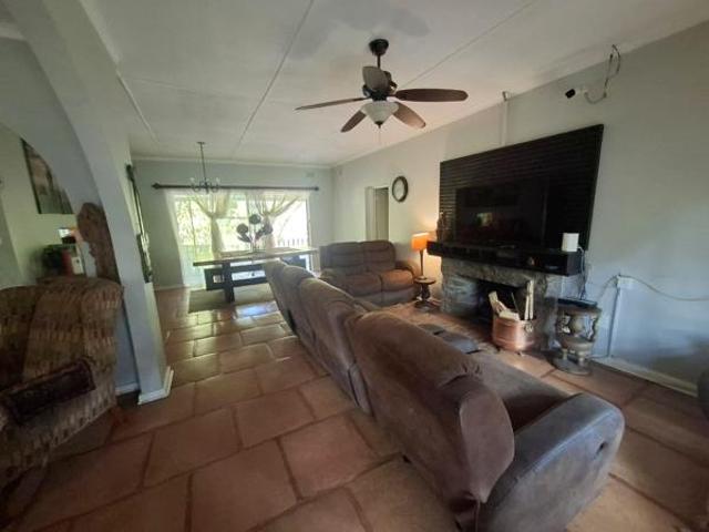 3 Bedroom House in Blackridge