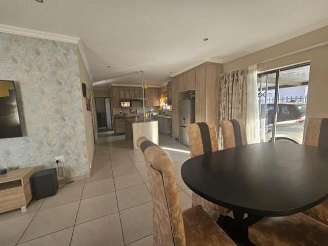 3 Bedroom House in Bloemspruit