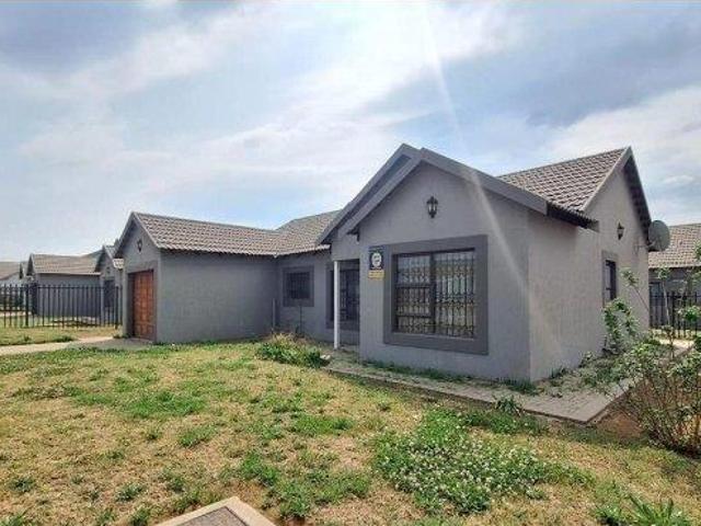 3 Bedroom House in Bloemspruit